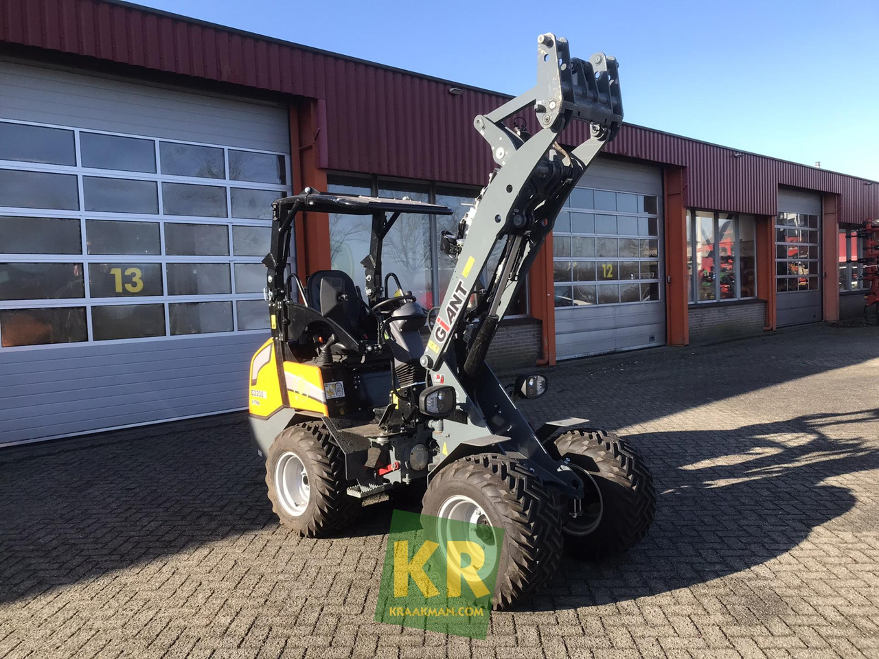 G2200E Giant - Compact loader: picture 3 G2200E Giant - Compact loader: picture 3