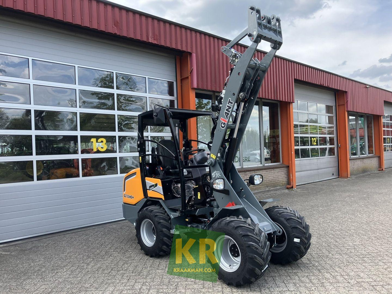 Giant G2700 HD+ - Compact loader: picture 3 Giant G2700 HD+ - Compact loader: picture 3