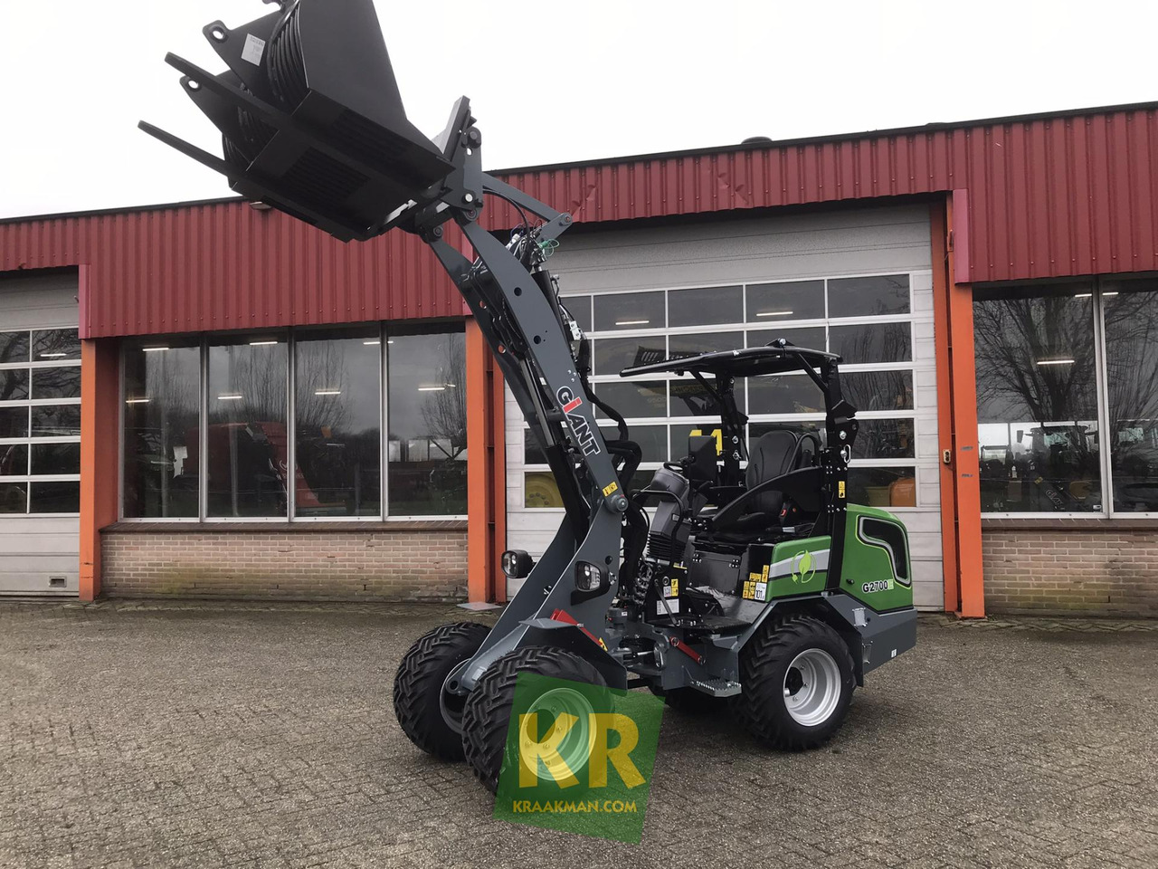 Giant G2700E - Compact loader: picture 2 Giant G2700E - Compact loader: picture 2