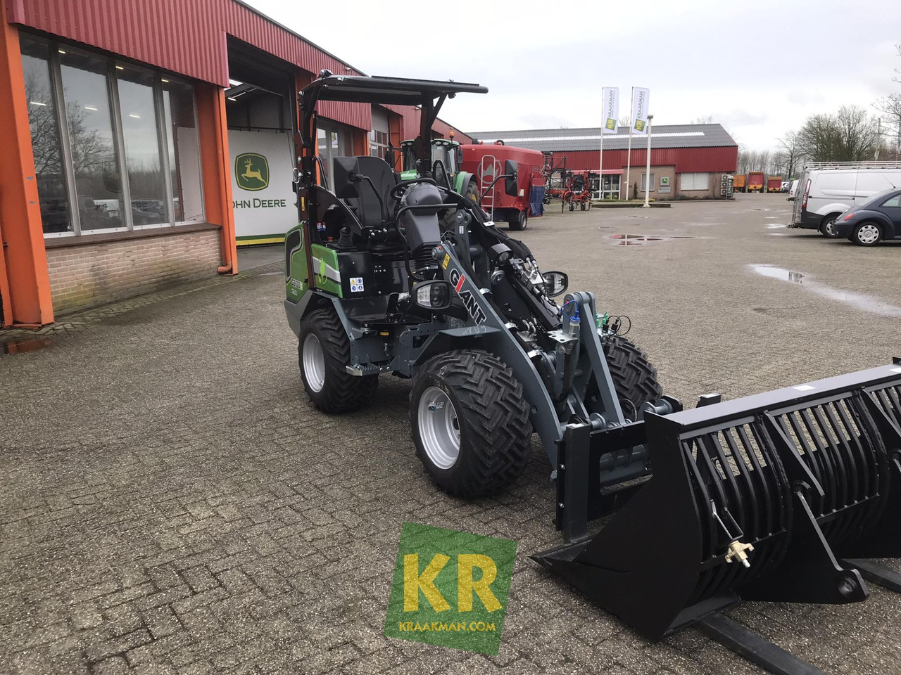 Giant G2700E - Compact loader: picture 3 Giant G2700E - Compact loader: picture 3