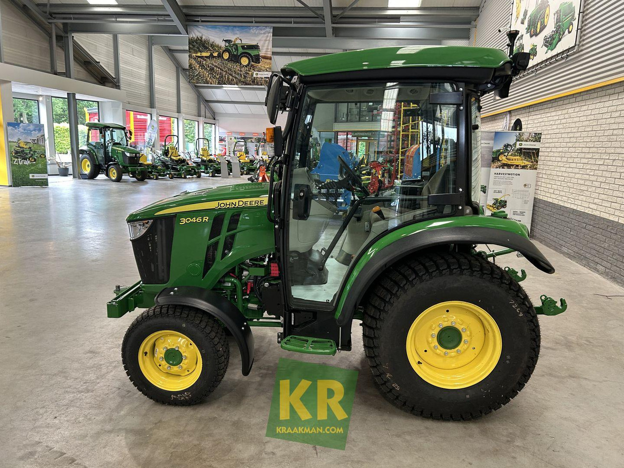 John Deere 3046R - Compact tractor: picture 4 John Deere 3046R - Compact tractor: picture 4