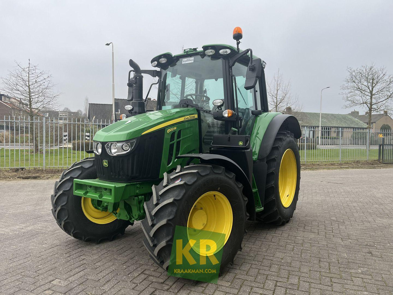 John Deere 6100M - Farm tractor: picture 2 John Deere 6100M - Farm tractor: picture 2