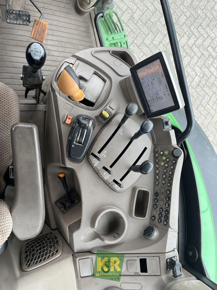 John Deere 6115R - Farm tractor: picture 5 John Deere 6115R - Farm tractor: picture 5