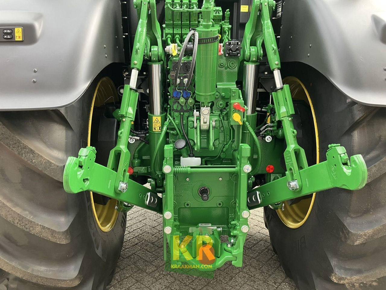 John Deere 6R 230 - Farm tractor: picture 5 John Deere 6R 230 - Farm tractor: picture 5