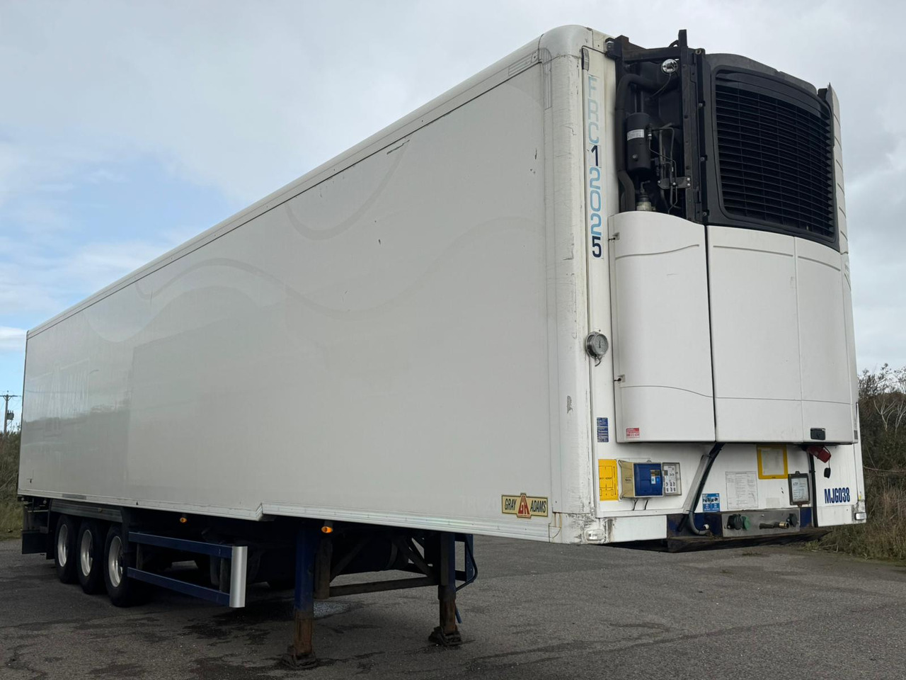Gray and Adams 2015 Vector 1350 – MJG038 - Refrigerator semi-trailer: picture 1 Gray and Adams 2015 Vector 1350 – MJG038 - Refrigerator semi-trailer: picture 1