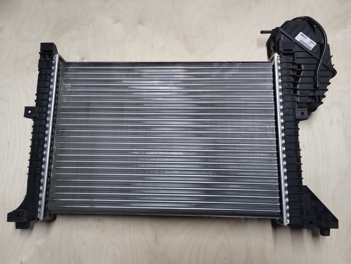 CHŁODNICA WODY MERCEDES SPRINTER 902 903 904 2204018 9015001800 62687 - Radiator for Van: picture 1 CHŁODNICA WODY MERCEDES SPRINTER 902 903 904 2204018 9015001800 62687 - Radiator for Van: picture 1