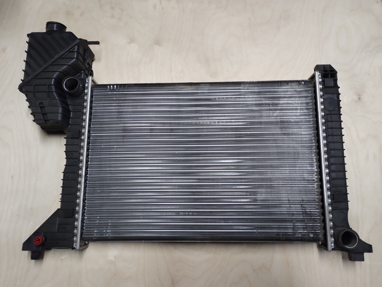 CHŁODNICA WODY MERCEDES SPRINTER 902 903 904 2204018 9015001800 62687 - Radiator for Van: picture 2 CHŁODNICA WODY MERCEDES SPRINTER 902 903 904 2204018 9015001800 62687 - Radiator for Van: picture 2