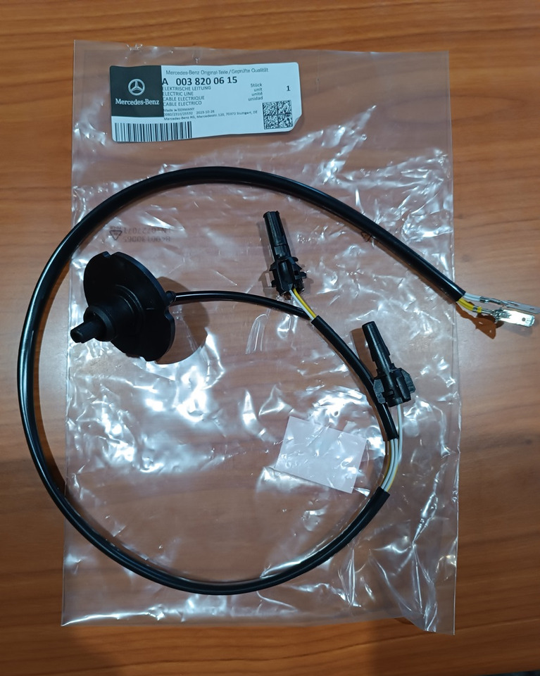 PRZEWÓD NAGRZEWNICY MERCEDES 609 709 711 811 814 817 1120 1324 1524 0038200615 - Heating/ Ventilation: picture 1 PRZEWÓD NAGRZEWNICY MERCEDES 609 709 711 811 814 817 1120 1324 1524 0038200615 - Heating/ Ventilation: picture 1