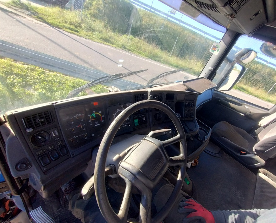 SCANIA R 114 380 6x2 - Cab chassis truck: picture 4 SCANIA R 114 380 6x2 - Cab chassis truck: picture 4