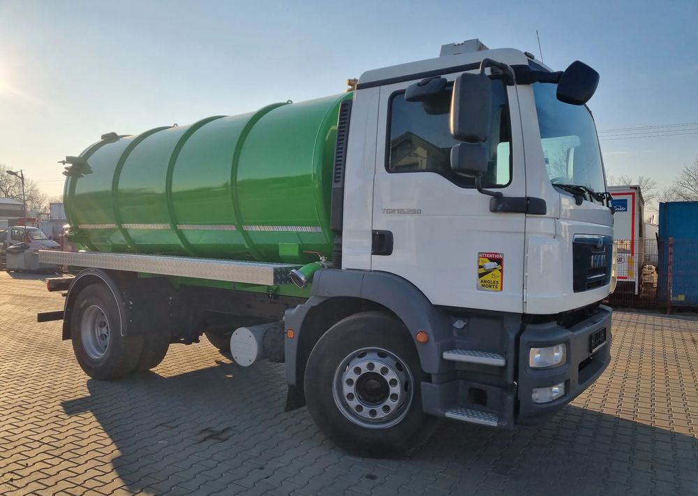 MAN TGM 18 340 - Garbage truck: picture 2 MAN TGM 18 340 - Garbage truck: picture 2