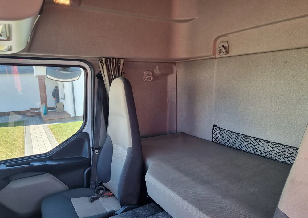 Leasing of  Renault Premium 270 Renault Premium 270: picture 7