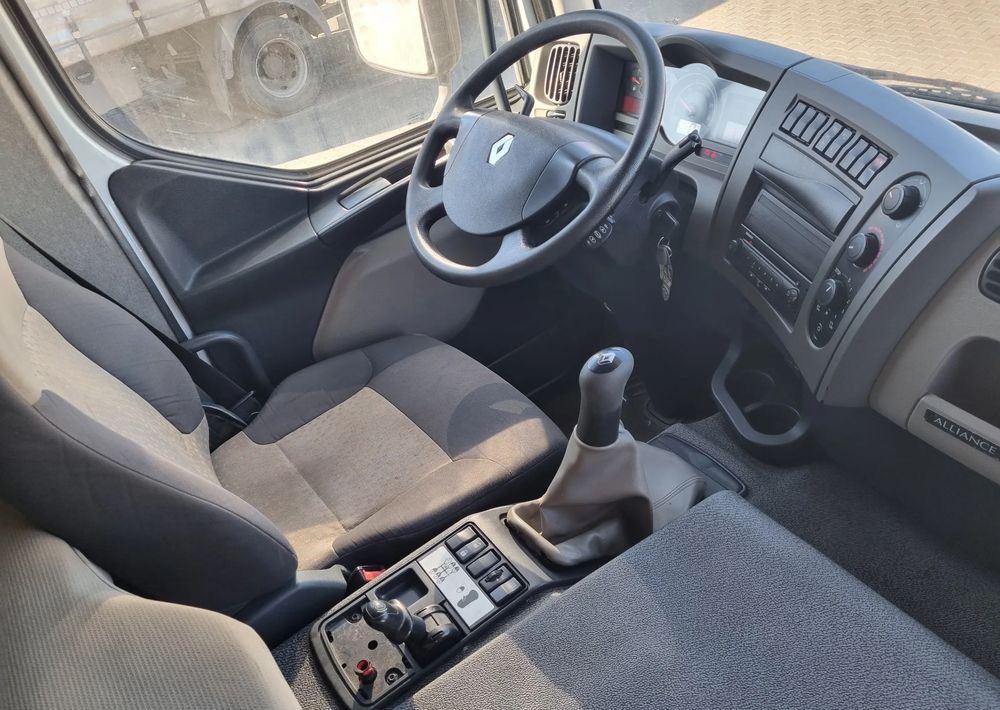 Leasing of  Renault Premium 270 Renault Premium 270: picture 6