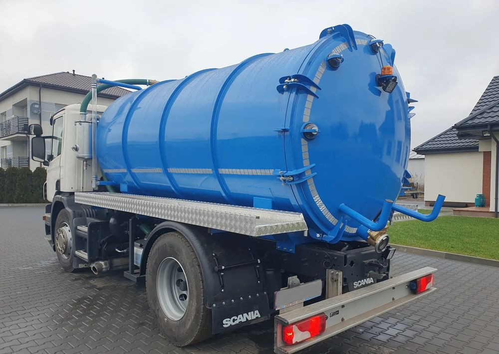 Scania P360 - Garbage truck: picture 4 Scania P360 - Garbage truck: picture 4