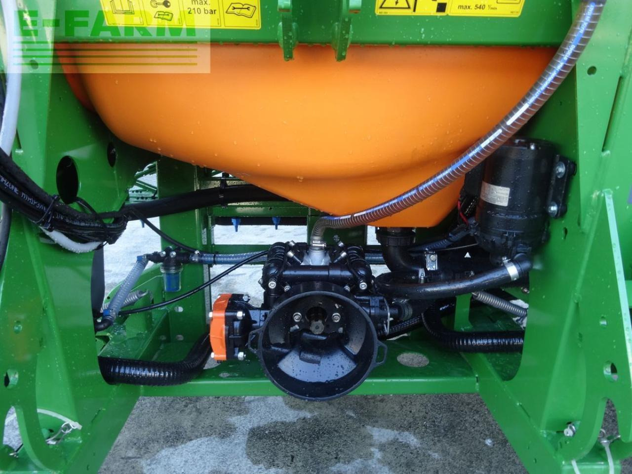 Amazone uf 901 - Trailed sprayer: picture 2 Amazone uf 901 - Trailed sprayer: picture 2