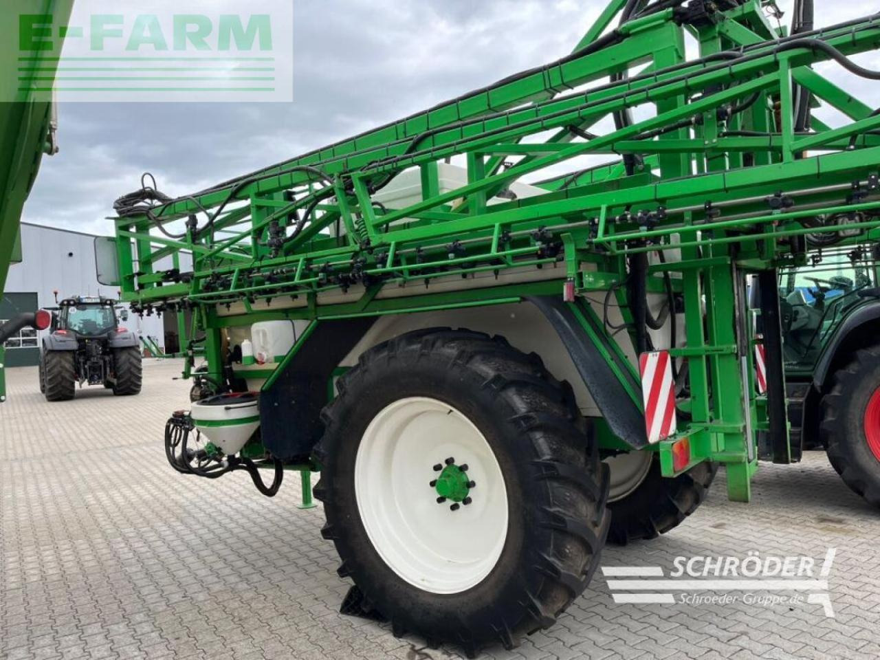 CHD f 5242 - Trailed sprayer: picture 4 CHD f 5242 - Trailed sprayer: picture 4