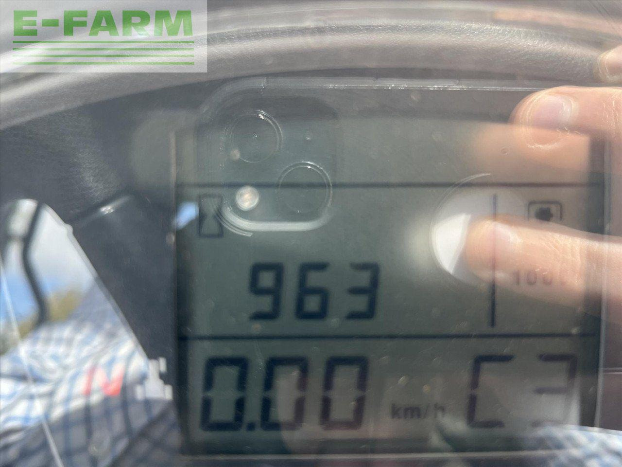 Farm tractor CLAAS ARION 530: picture 11