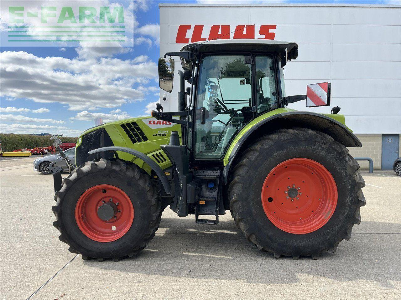 Farm tractor CLAAS ARION 530: picture 9