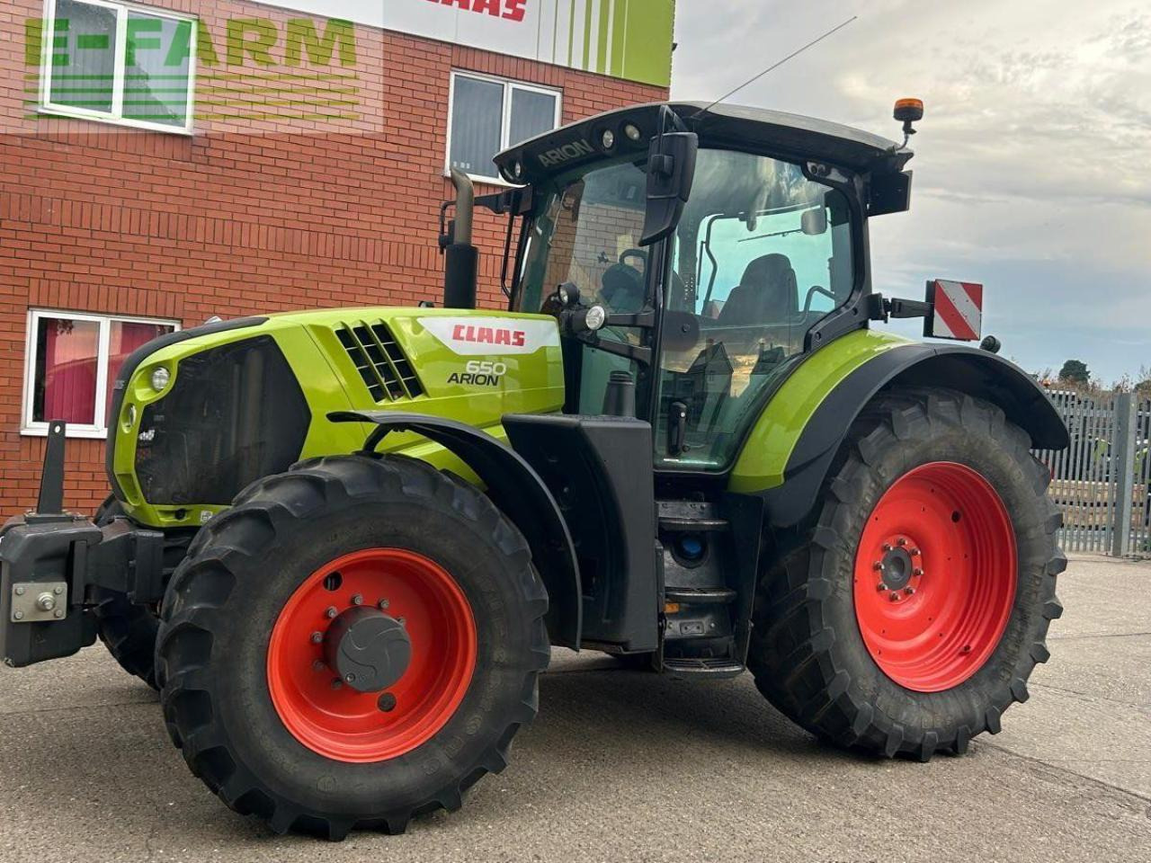 CLAAS ARION 650 HEXASHIFT - STAGE V CEBIS 50K HEXASHIFT CEBIS - Farm tractor: picture 1 CLAAS ARION 650 HEXASHIFT - STAGE V CEBIS 50K HEXASHIFT CEBIS - Farm tractor: picture 1