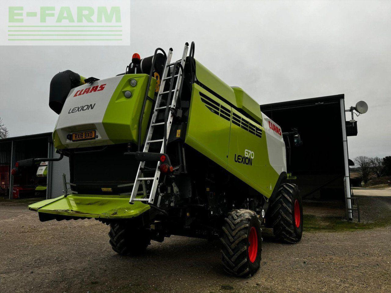 CLAAS LEXION 670 M - Combine harvester: picture 3 CLAAS LEXION 670 M - Combine harvester: picture 3