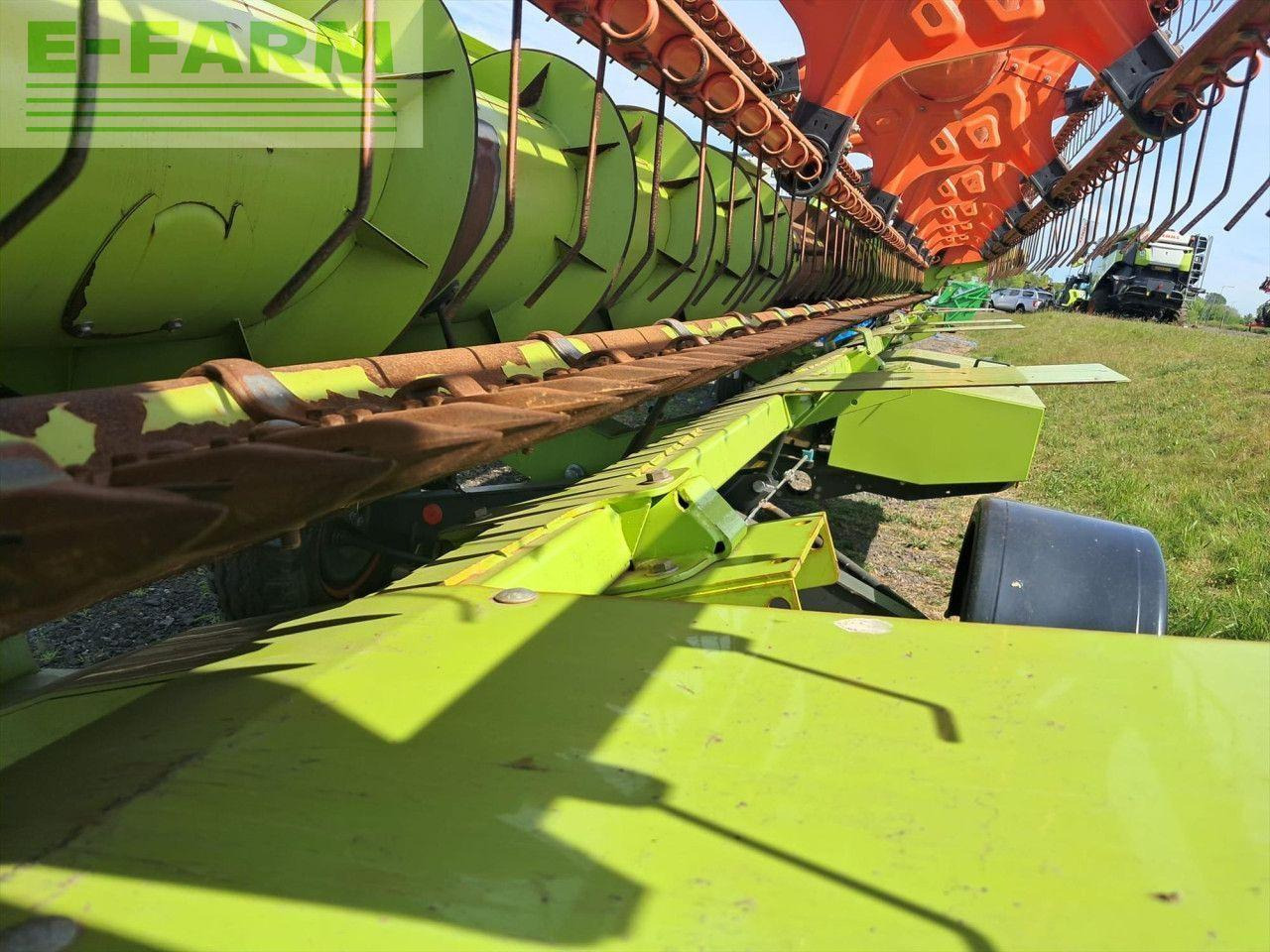CLAAS LEXION 670TT - Combine harvester: picture 3 CLAAS LEXION 670TT - Combine harvester: picture 3