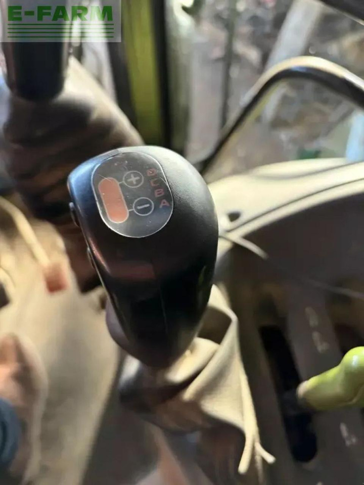 Farm tractor CLAAS arion 410: picture 8