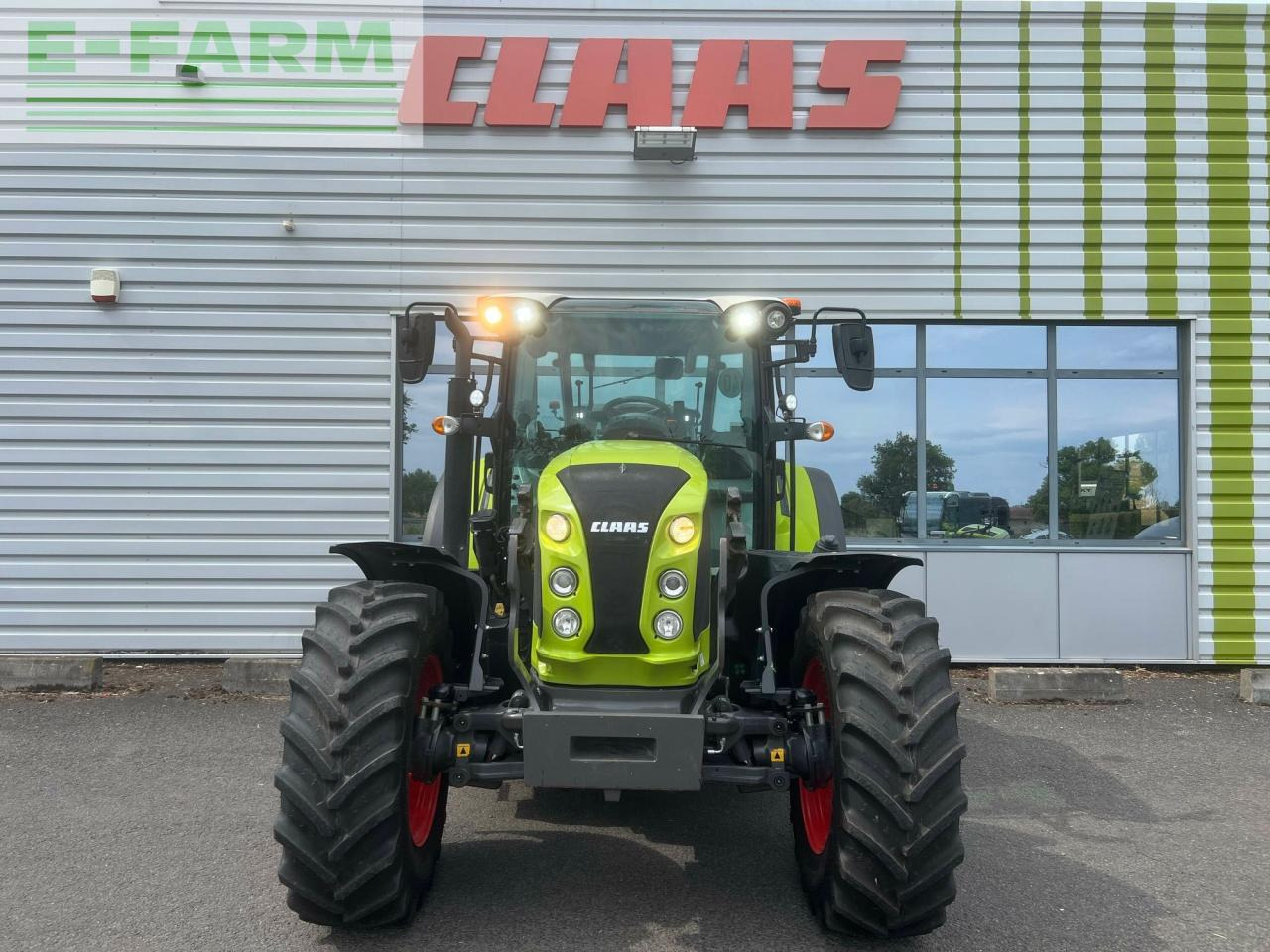 CLAAS arion 450 stage v - Farm tractor: picture 2 CLAAS arion 450 stage v - Farm tractor: picture 2