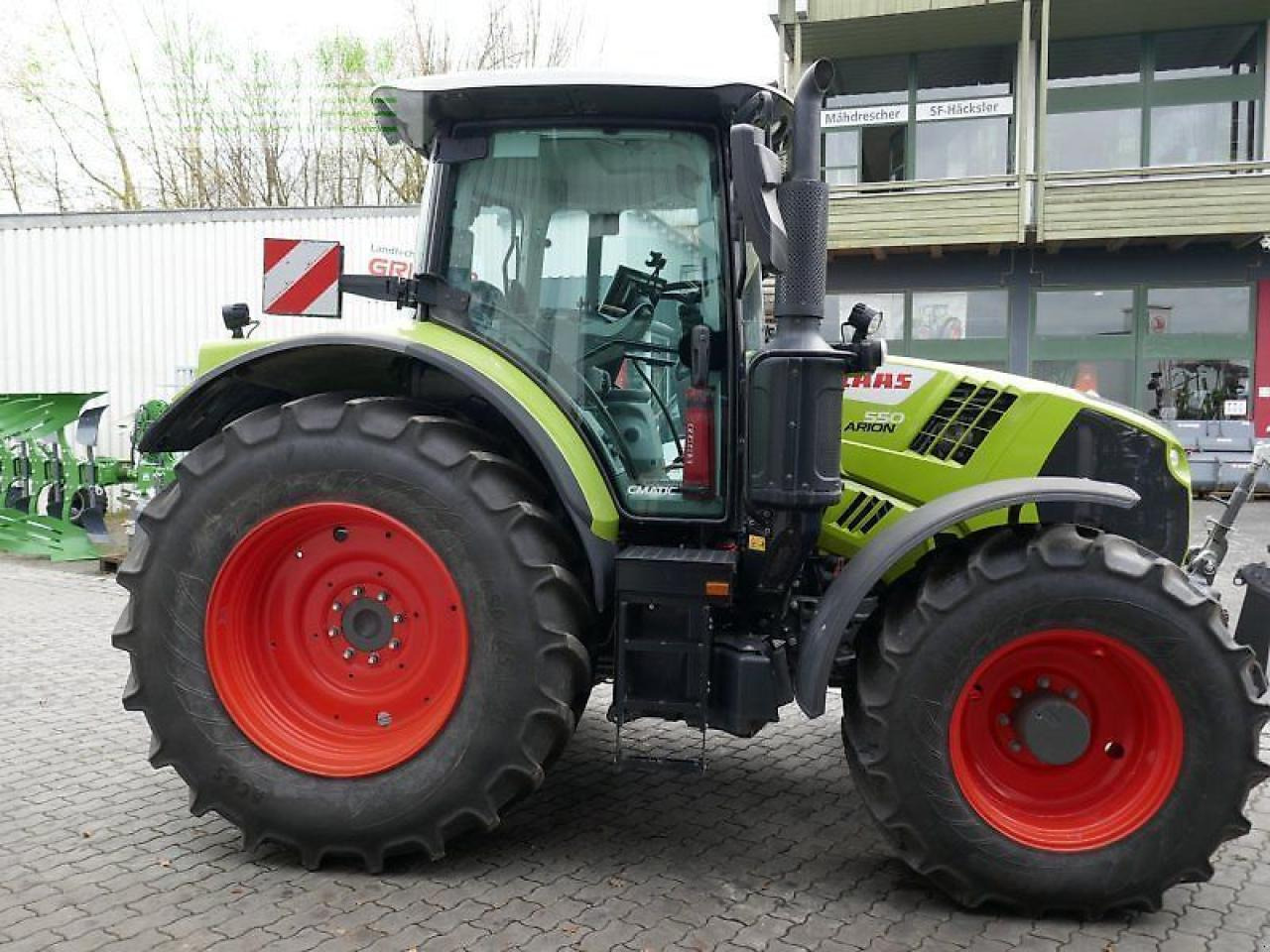 CLAAS arion 550 cmatic cebis CMATIC CEBIS - Farm tractor: picture 3 CLAAS arion 550 cmatic cebis CMATIC CEBIS - Farm tractor: picture 3
