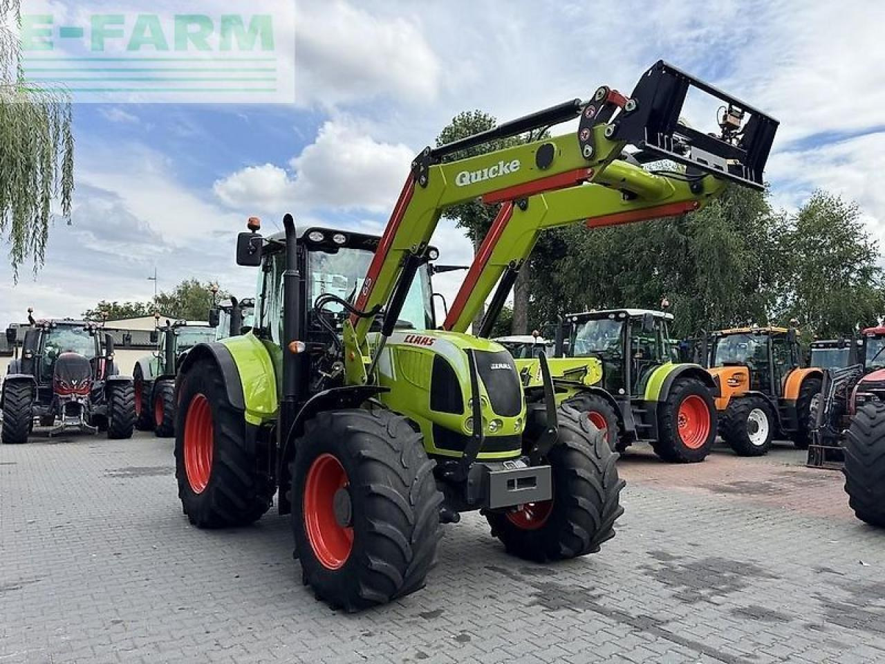 CLAAS arion 640 cis + quicke q65 CIS - Farm tractor: picture 3 CLAAS arion 640 cis + quicke q65 CIS - Farm tractor: picture 3