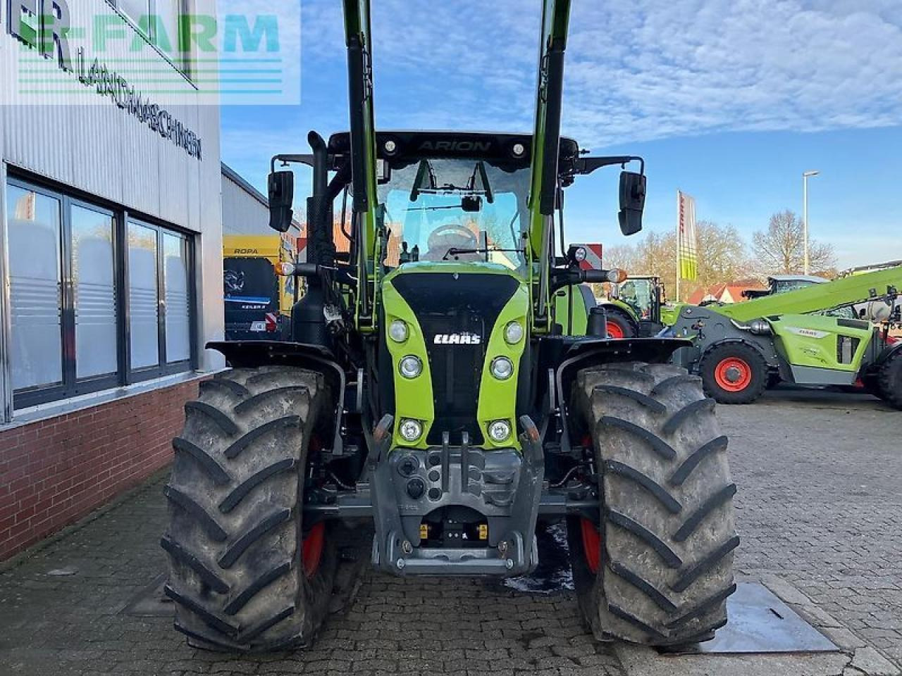 CLAAS arion 650 cis + fl140 + maxi-care CIS+ - Farm tractor: picture 3 CLAAS arion 650 cis + fl140 + maxi-care CIS+ - Farm tractor: picture 3