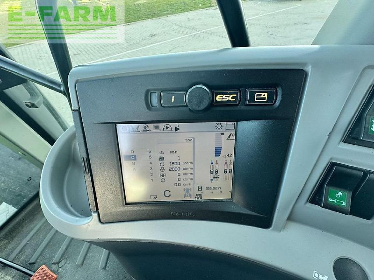 Farm tractor CLAAS axion 810: picture 19
