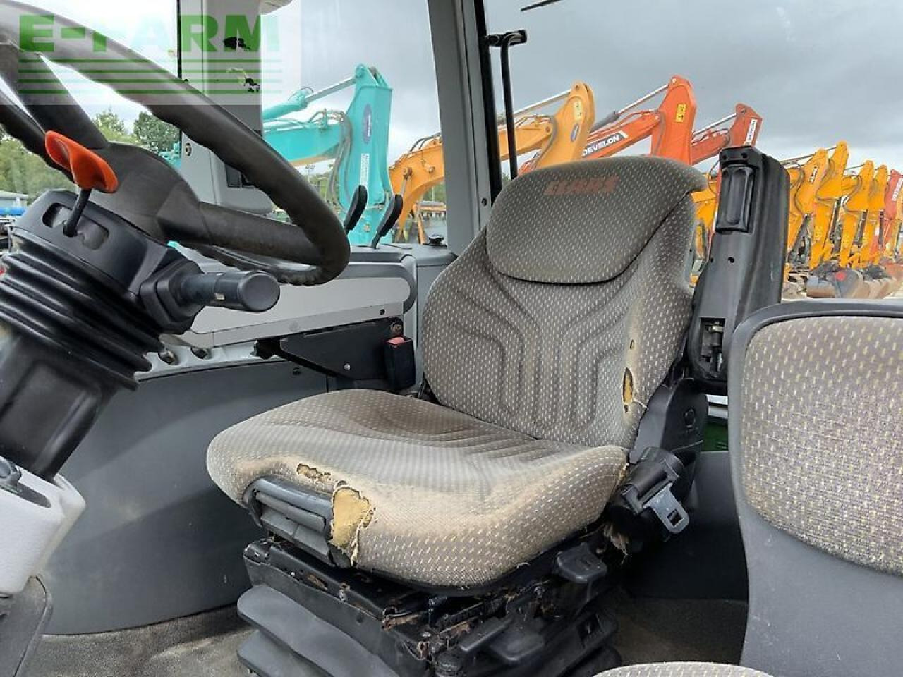Farm tractor CLAAS axion 820 digger (st20874): picture 20