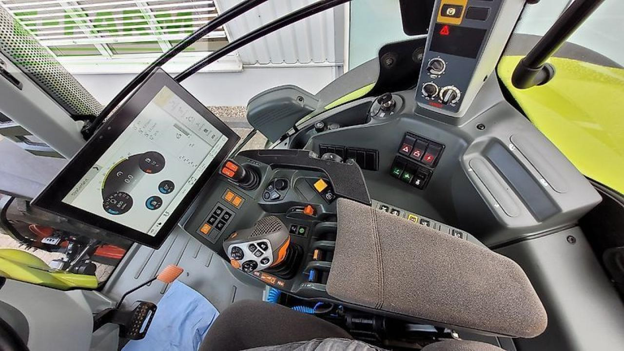 Farm tractor CLAAS axion 870 cmatic CMATIC: picture 8