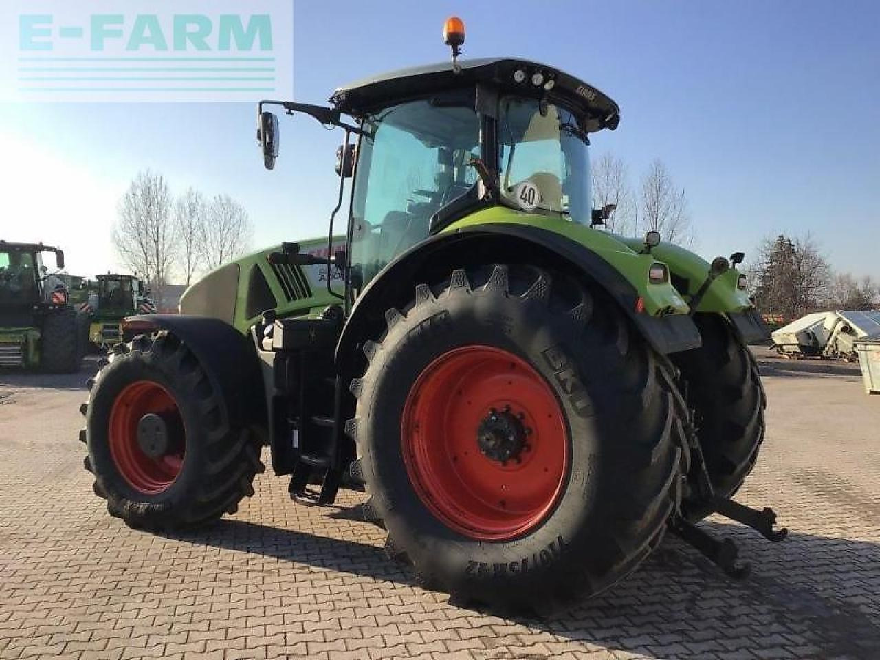 Farm tractor CLAAS axion 920: picture 6