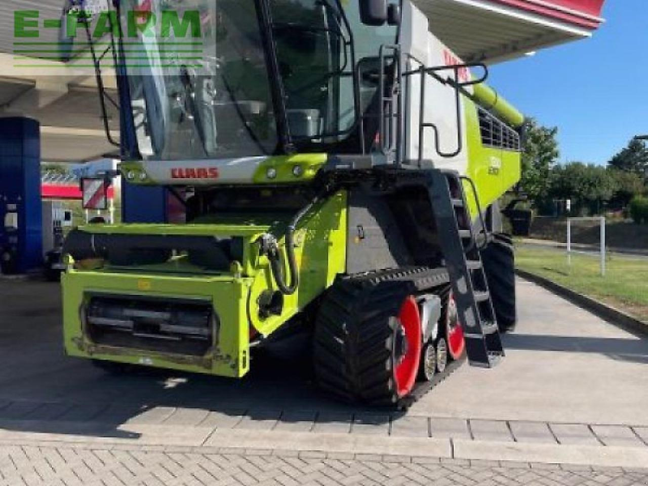 CLAAS gebr. mähdrescher lexion7500tt - Combine harvester: picture 1 CLAAS gebr. mähdrescher lexion7500tt - Combine harvester: picture 1
