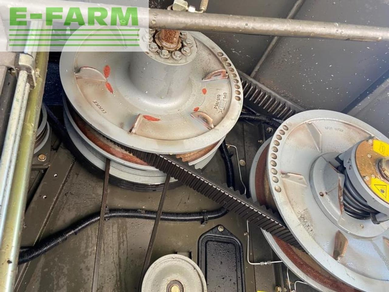 Combine harvester CLAAS lexion 750: picture 32