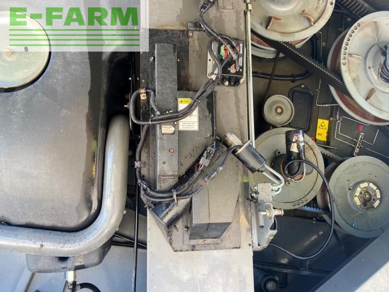 Combine harvester CLAAS lexion 750: picture 25