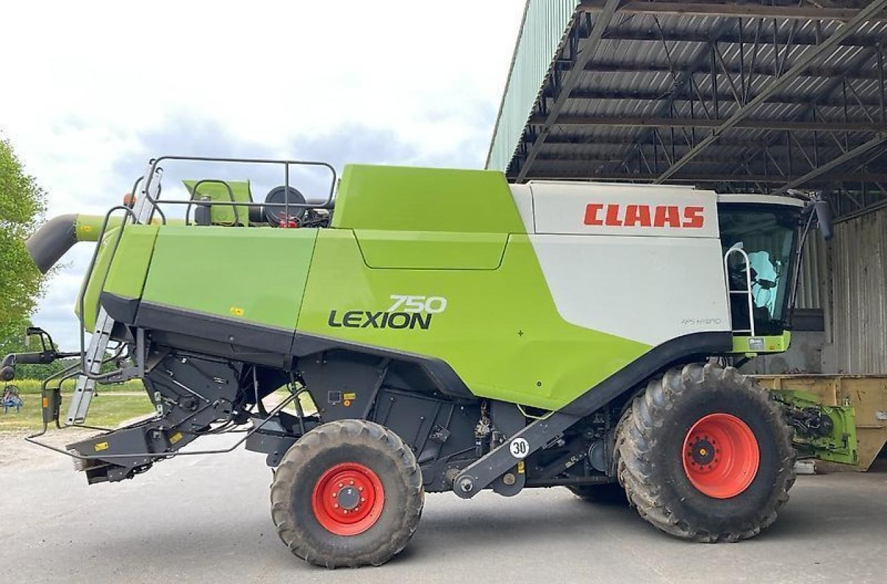 CLAAS lexion 750 mit vario 900 - Combine harvester: picture 2 CLAAS lexion 750 mit vario 900 - Combine harvester: picture 2