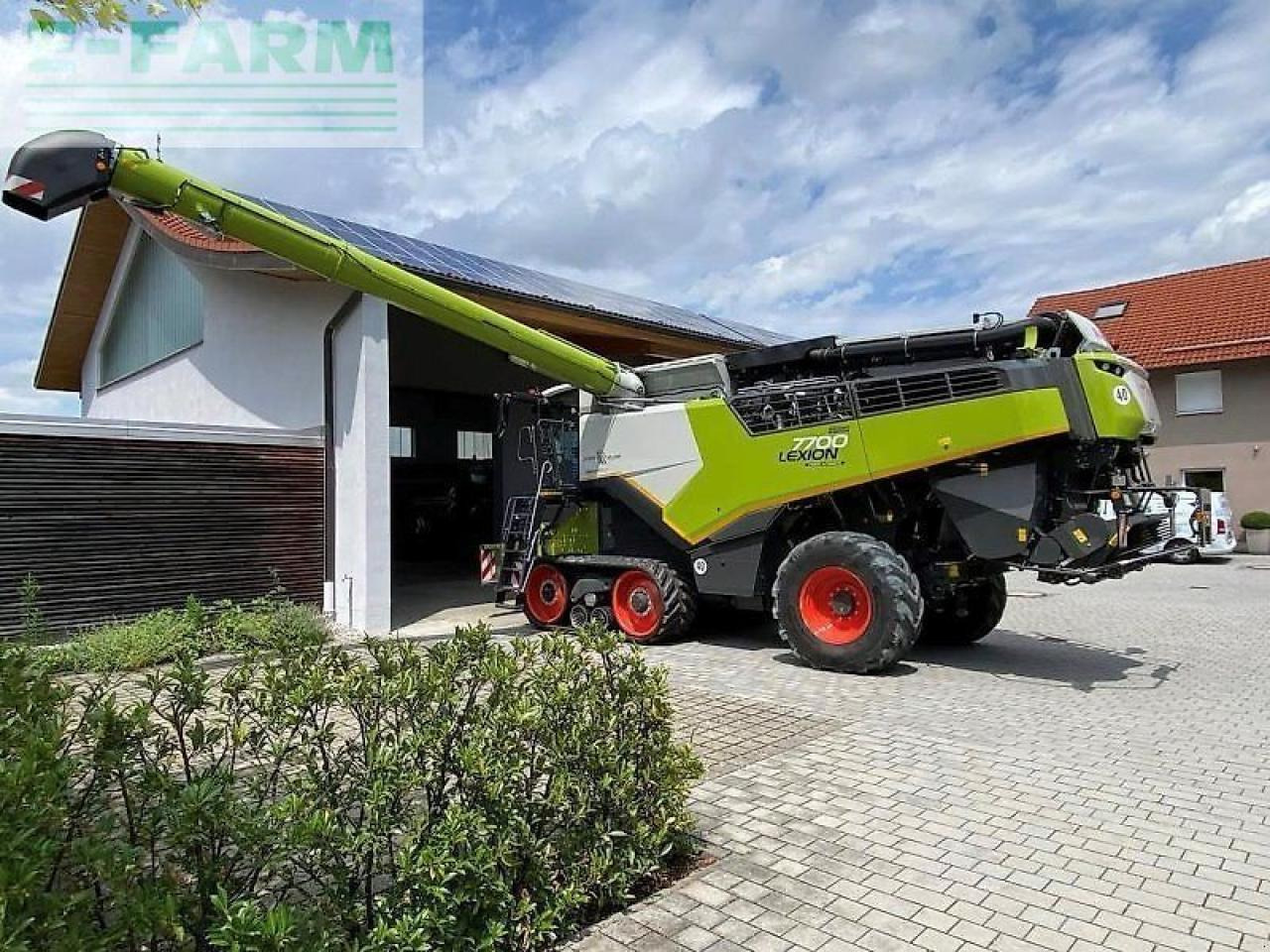 CLAAS lexion 7700 tt - Combine harvester: picture 1 CLAAS lexion 7700 tt - Combine harvester: picture 1