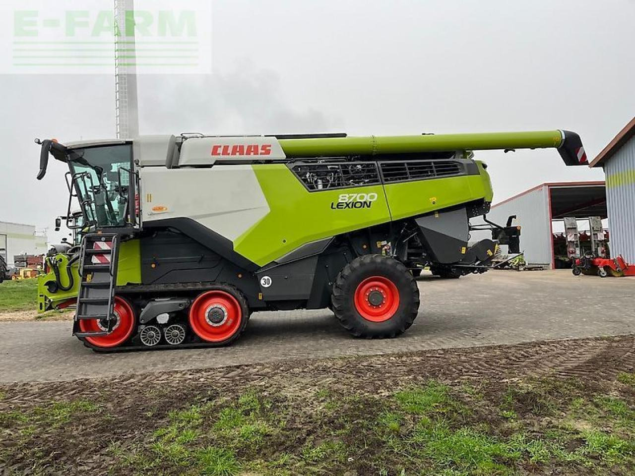 CLAAS lexion 8700 tt - Combine harvester: picture 3 CLAAS lexion 8700 tt - Combine harvester: picture 3