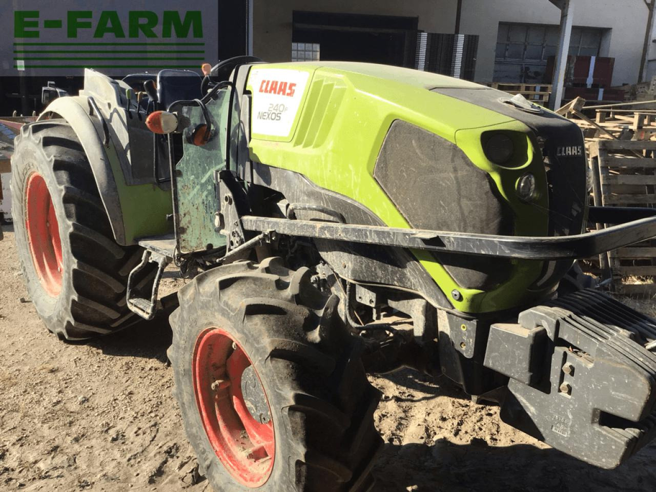 CLAAS nexos 240 f arceau F - Farm tractor: picture 1 CLAAS nexos 240 f arceau F - Farm tractor: picture 1