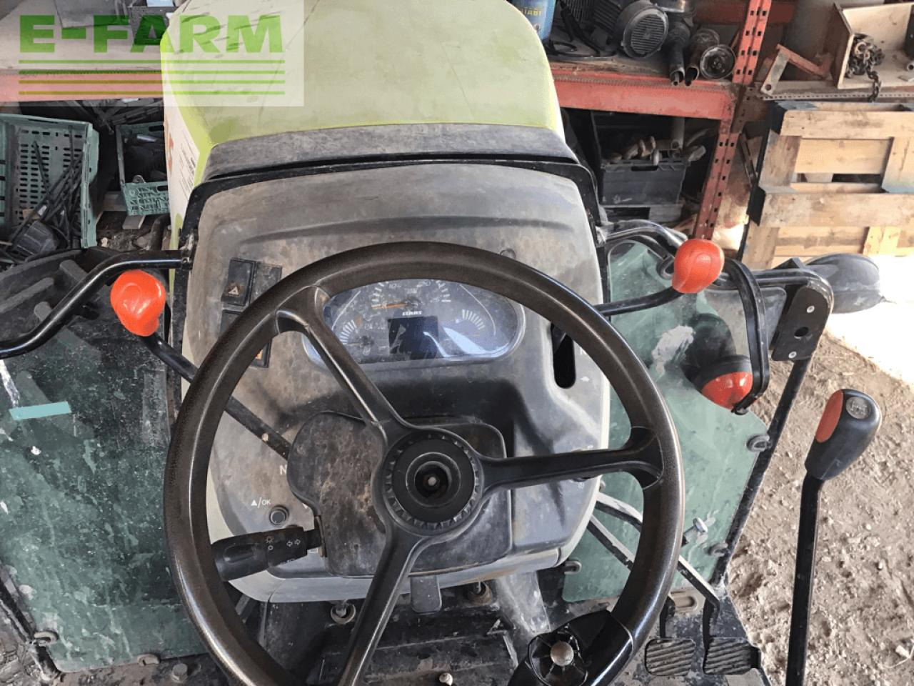 CLAAS nexos 240 f arceau F - Farm tractor: picture 4 CLAAS nexos 240 f arceau F - Farm tractor: picture 4