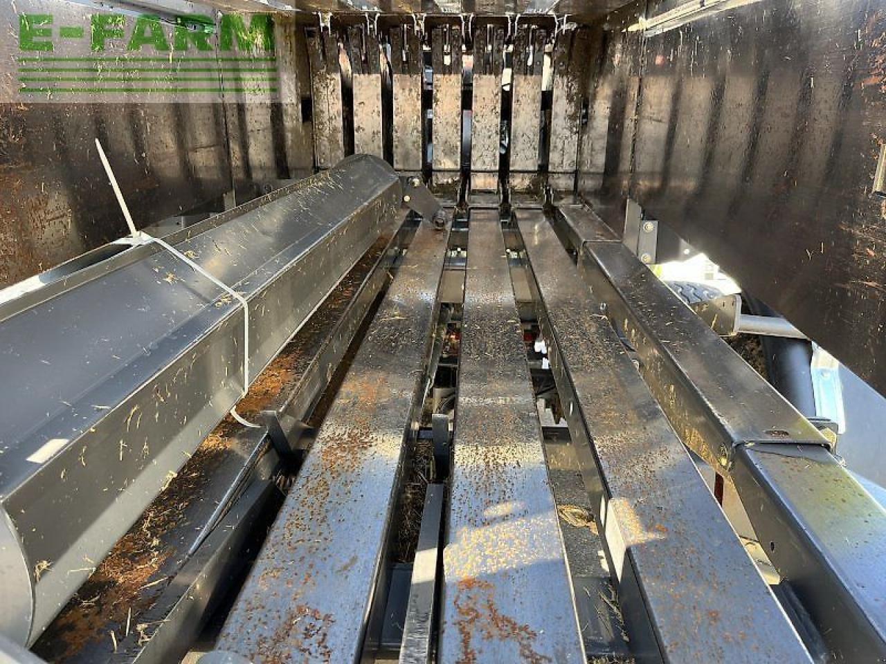 CLAAS quadrant 3200 rc tandem krassort vorabuhäcksler - Square baler: picture 5 CLAAS quadrant 3200 rc tandem krassort vorabuhäcksler - Square baler: picture 5