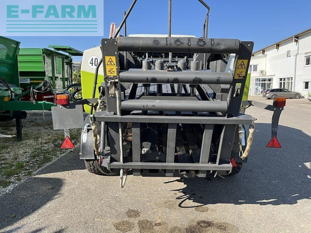 CLAAS quadrant 3200 rc tandem krassort vorabuhäcksler - Square baler: picture 3 CLAAS quadrant 3200 rc tandem krassort vorabuhäcksler - Square baler: picture 3