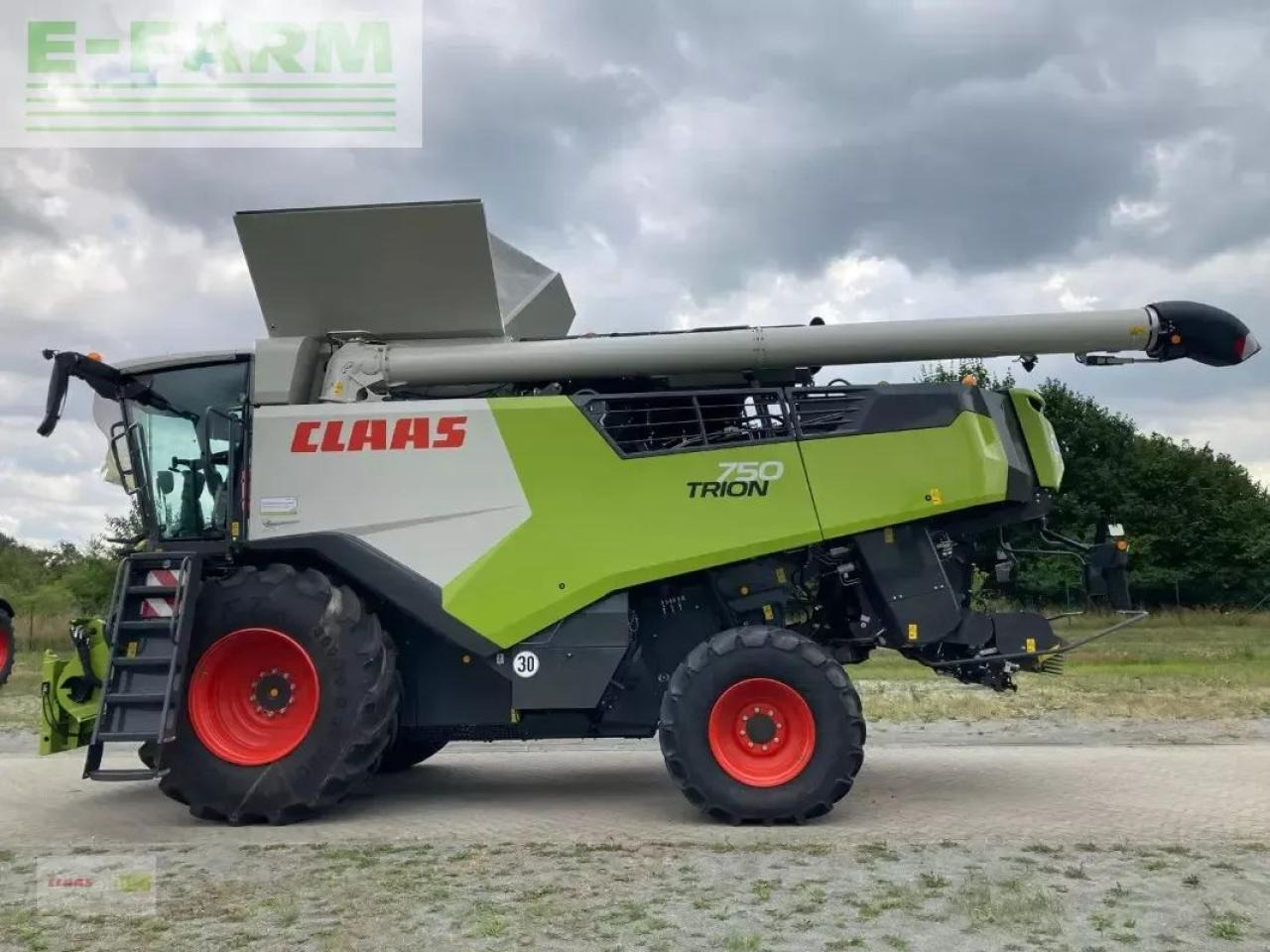CLAAS trion 750 - Combine harvester: picture 1 CLAAS trion 750 - Combine harvester: picture 1