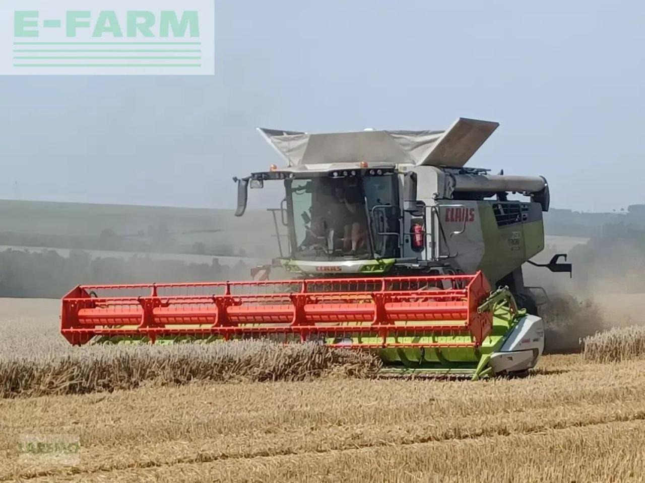 CLAAS trion 750 montana + v 770 - Combine harvester: picture 1 CLAAS trion 750 montana + v 770 - Combine harvester: picture 1