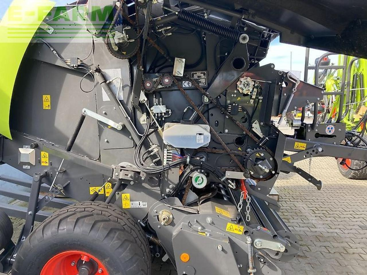 CLAAS variant 460 rc pro - variable rundballenpresse - Square baler: picture 5 CLAAS variant 460 rc pro - variable rundballenpresse - Square baler: picture 5