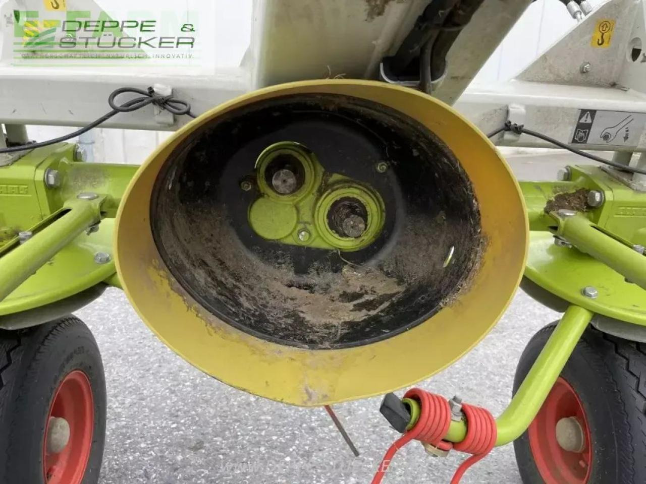 Tedder/ Rake CLAAS volto 900: picture 7