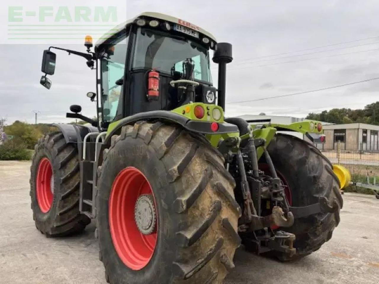 Farm tractor CLAAS xerion 3300: picture 8 Farm tractor CLAAS xerion 3300: picture 8