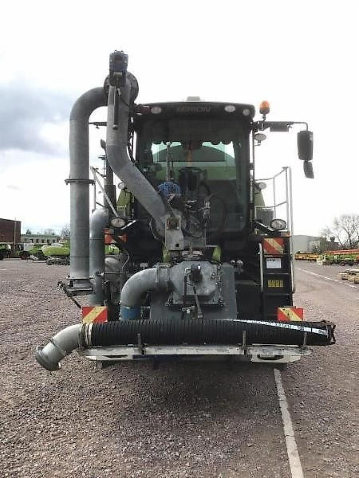 CLAAS xerion 3800 saddle trac - Self-propelled sprayer: picture 2 CLAAS xerion 3800 saddle trac - Self-propelled sprayer: picture 2