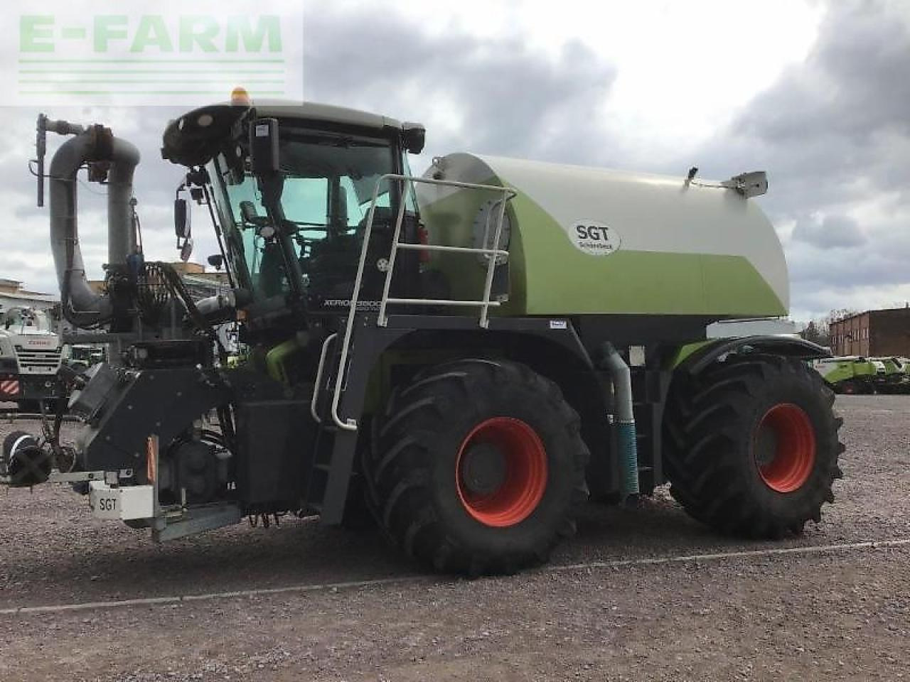 CLAAS xerion 3800 saddle trac - Self-propelled sprayer: picture 1 CLAAS xerion 3800 saddle trac - Self-propelled sprayer: picture 1